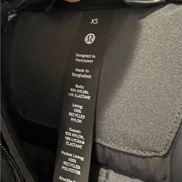 MENS LULULEMON XS ALL DOWN VEST - Picture 3 of 4